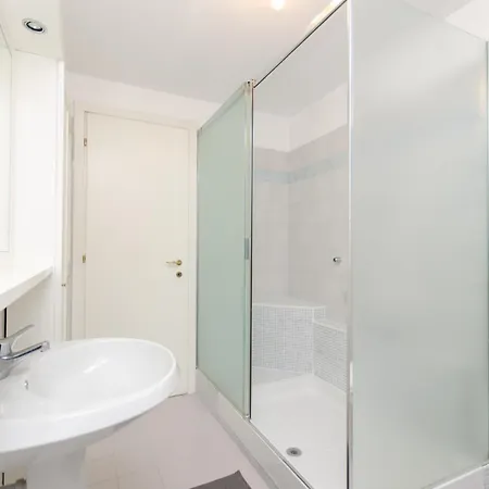 Yellow בית אירוח *